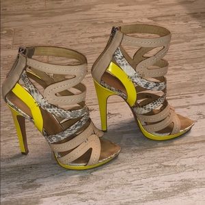 L.A.M.B high heeled sandals. Snakeskin nude yellow